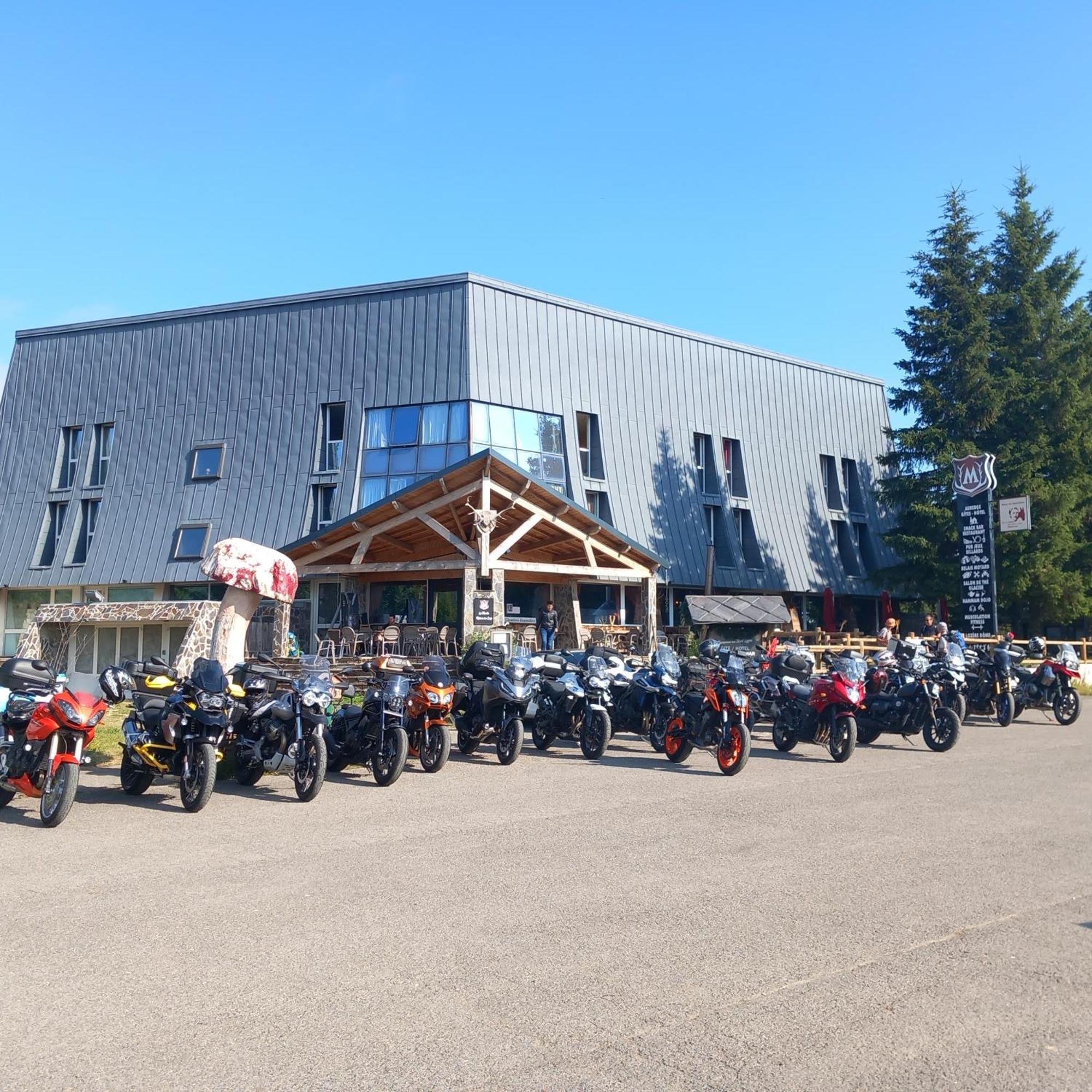 Montlo Relais Des Cerfs Hotell Cubieres Eksteriør bilde